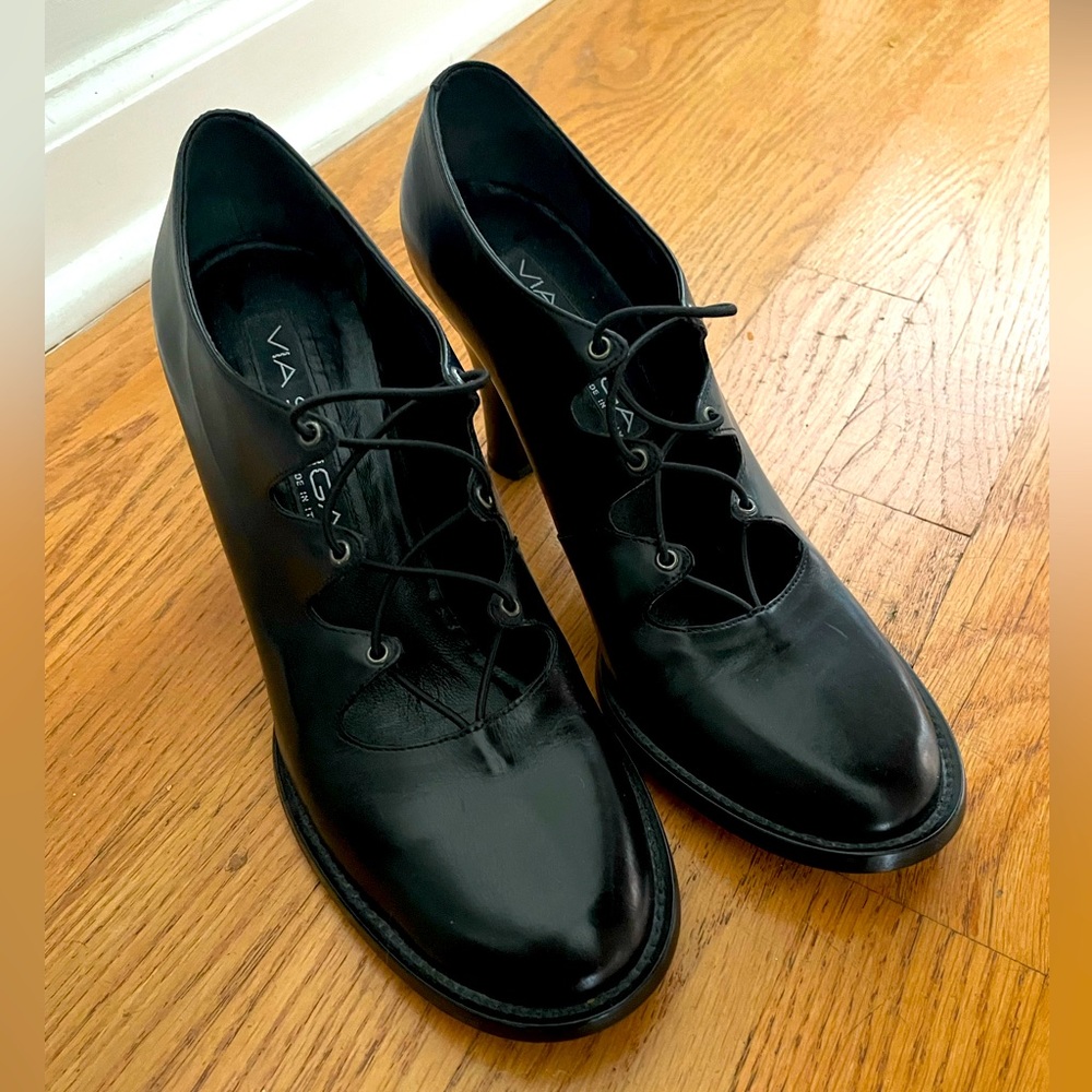 Via Spiga black heel
